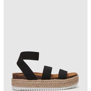 Steve Madden Kimmie size 6. Worn only a few times. Two 1 in black & 1 in blush.